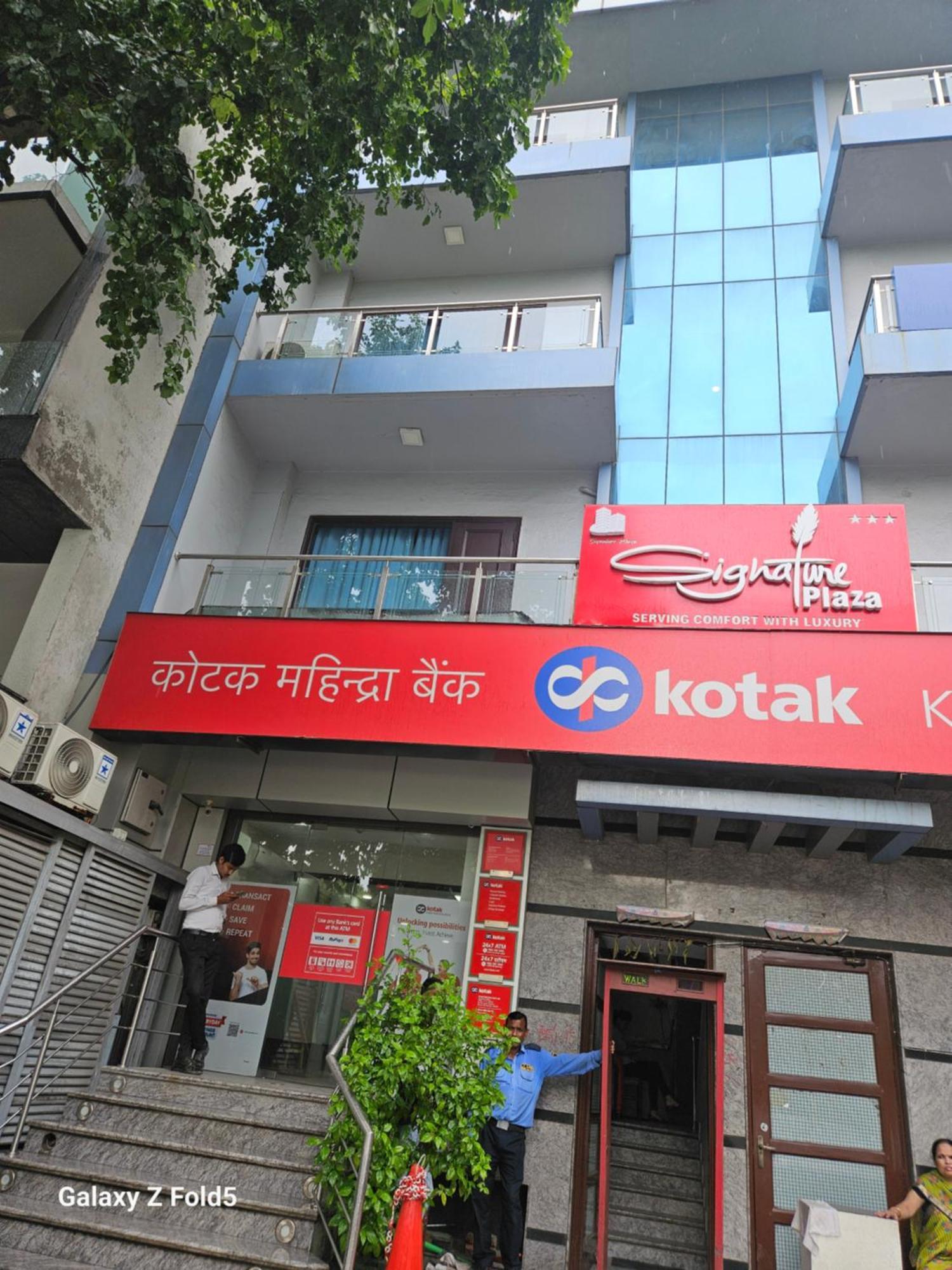 Hotel Signature Plaza Neu-Delhi Exterior foto