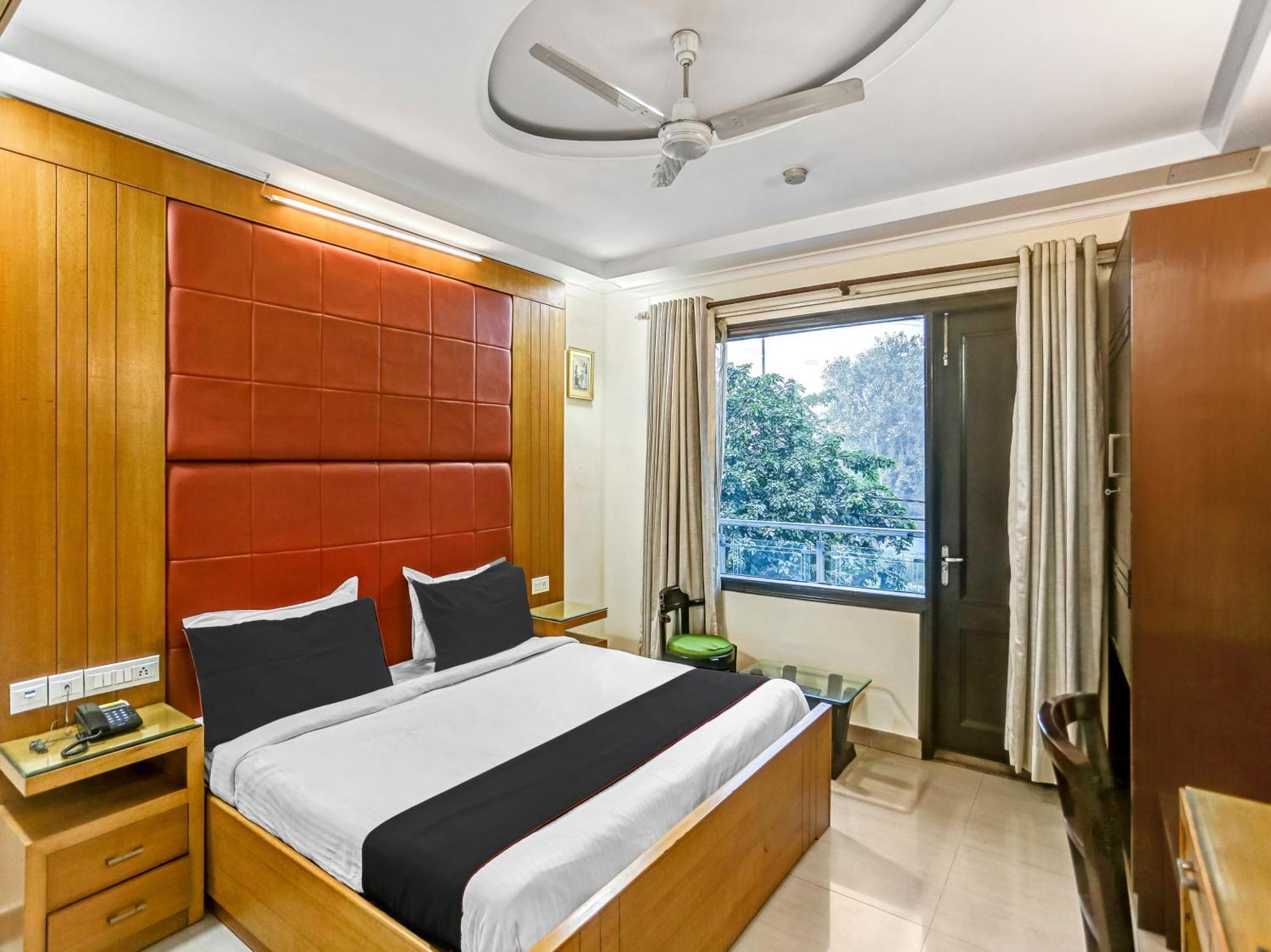 Hotel Signature Plaza Neu-Delhi Exterior foto